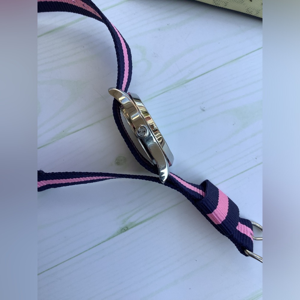Authentic GUCCI ladies wristwatch ๐๐ - Picture 9 of 12